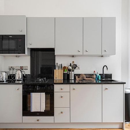 Chic Apartment Near Kensington Palace ロンドン エクステリア 写真