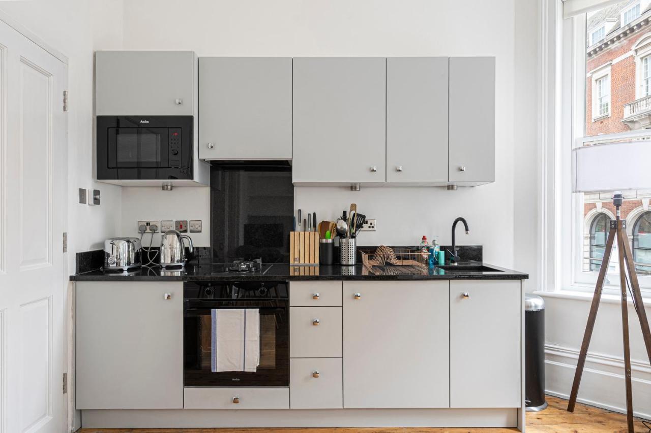 Chic Apartment Near Kensington Palace ロンドン エクステリア 写真